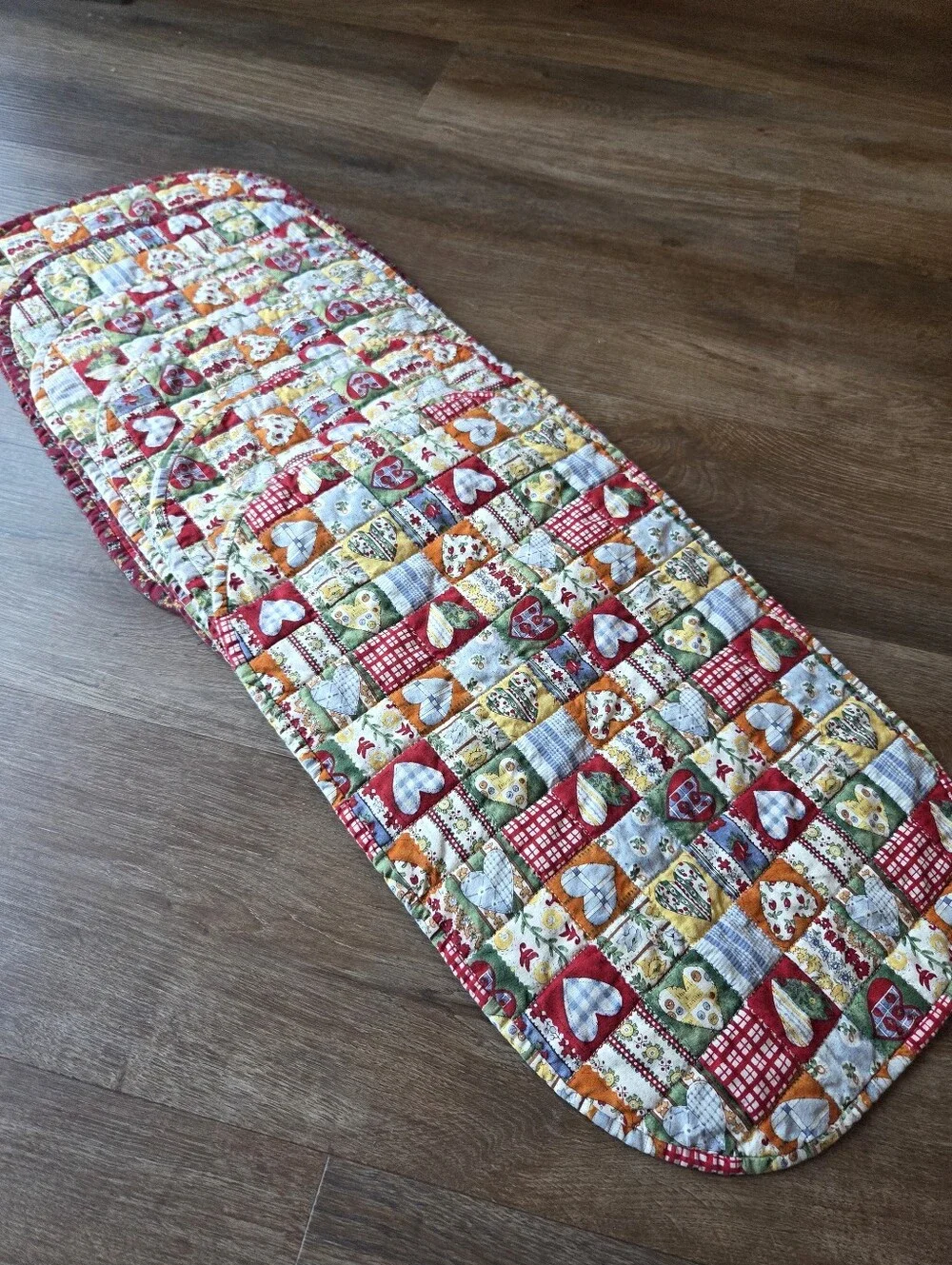 Vintage set of 6 Handmade Farmhouse Patchwork Heart Print Placemats